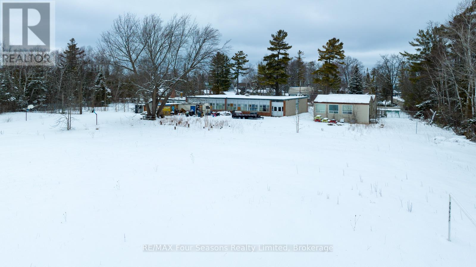 3267 Mosley Street, Wasaga Beach, ON