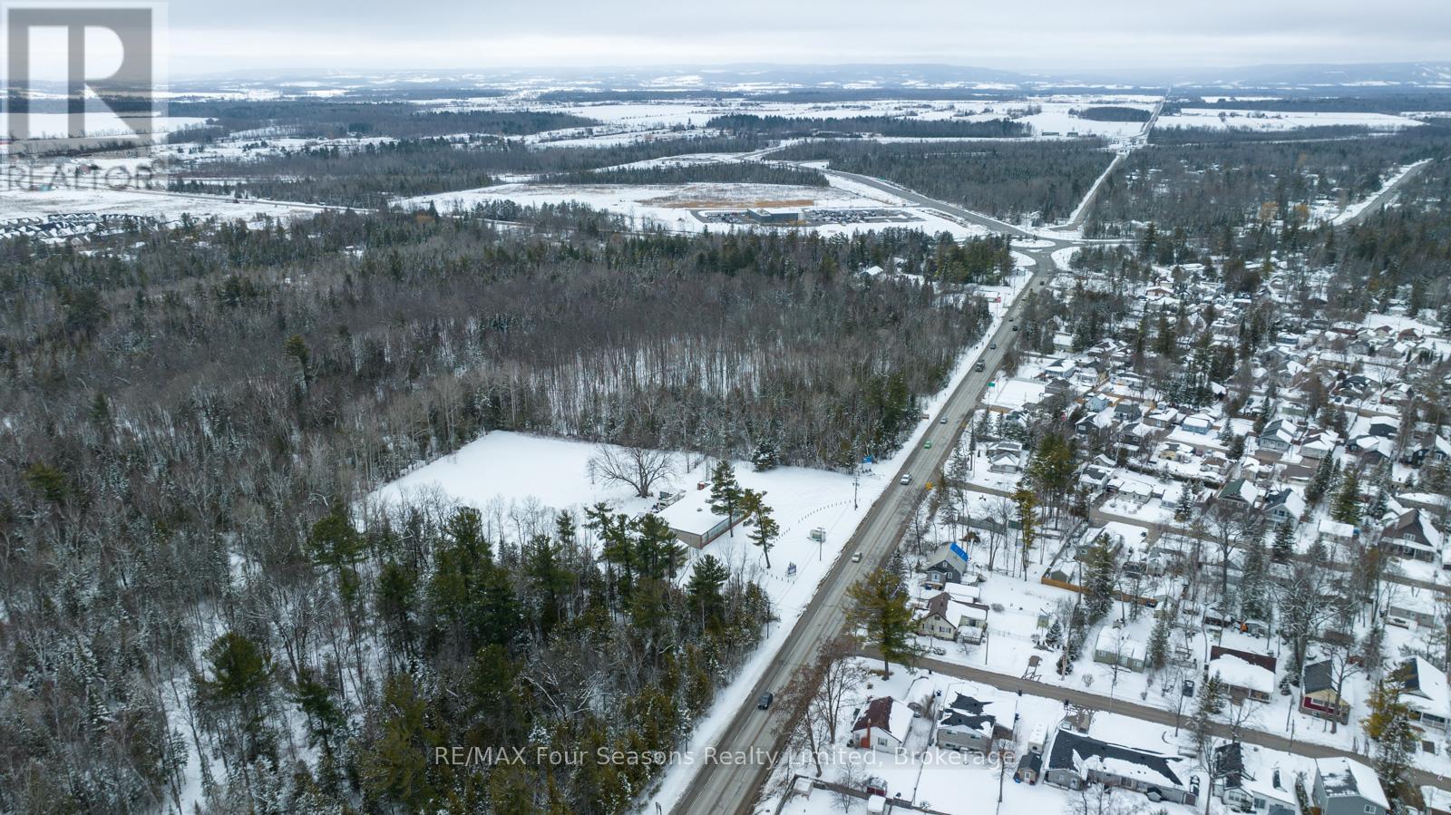 3267 Mosley Street, Wasaga Beach, ON