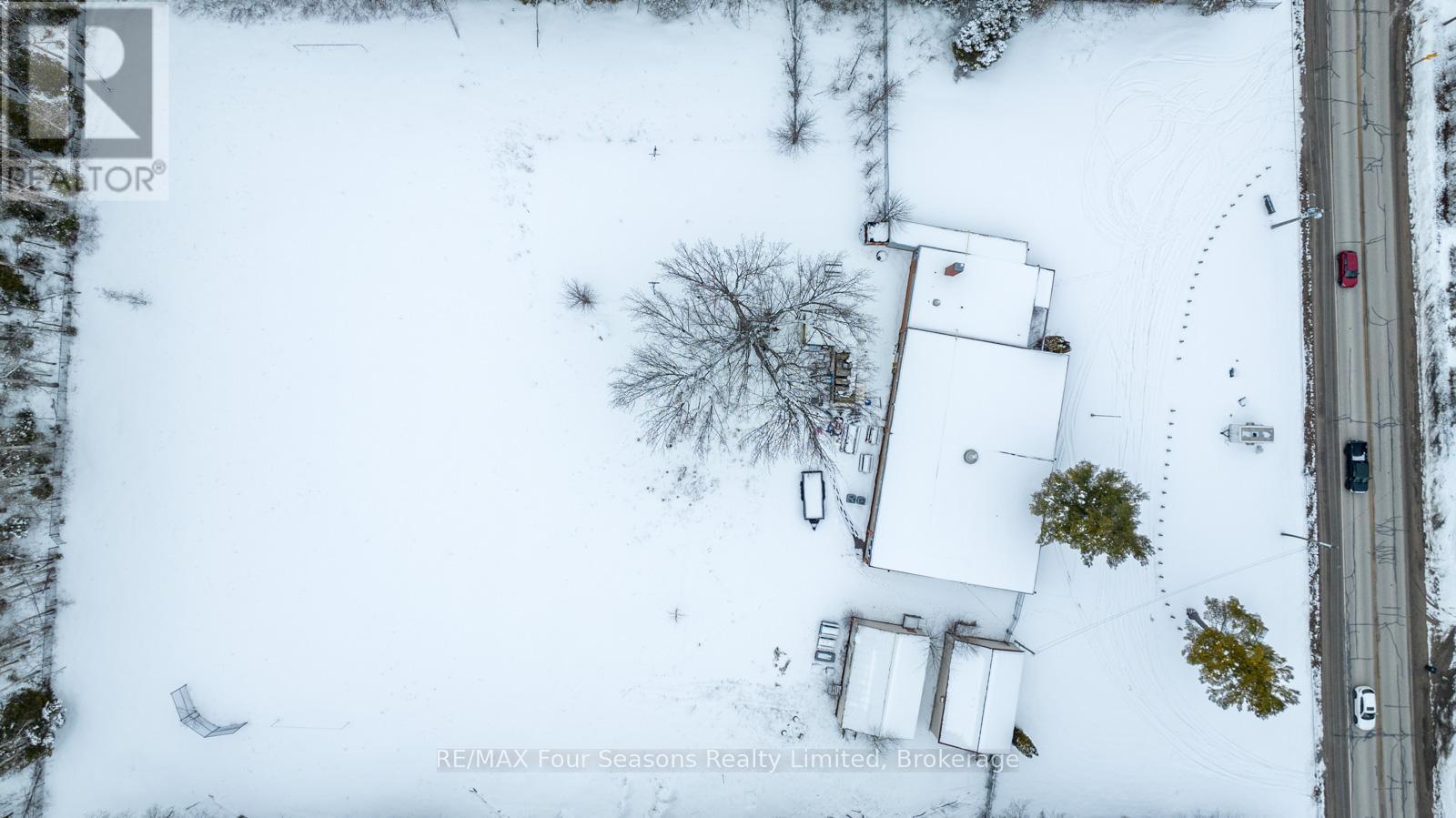 3267 Mosley Street, Wasaga Beach, ON