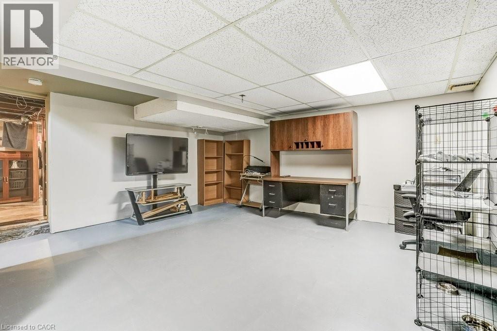 9188 Dickenson Road W, Mount Hope, ON - Indoor Photo Showing Basement