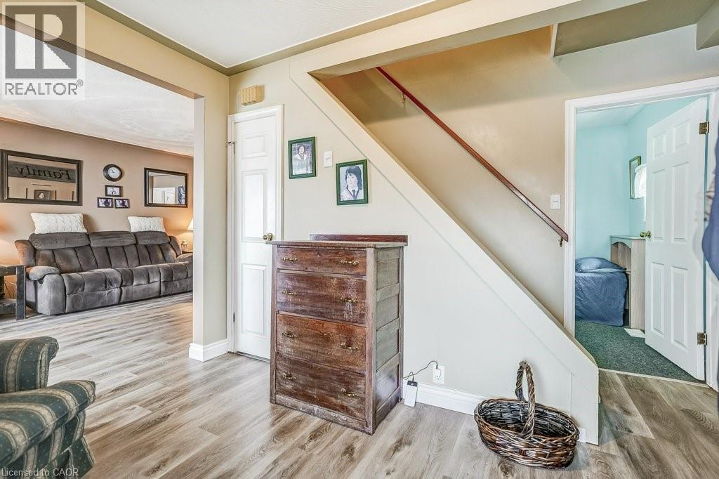 9188 Dickenson Road W, Mount Hope, ON - Indoor Photo Showing Other Room