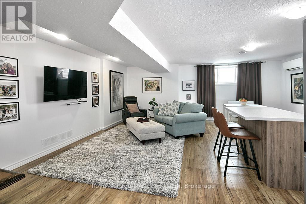 176 Semple Lane, Grey Highlands, ON - Indoor Photo Showing Living Room