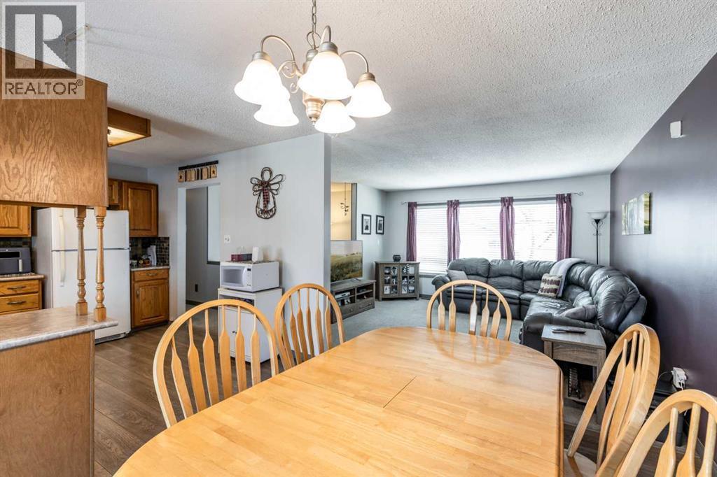52 Ross Haven Way Se, Medicine Hat, AB - Indoor Photo Showing Dining Room