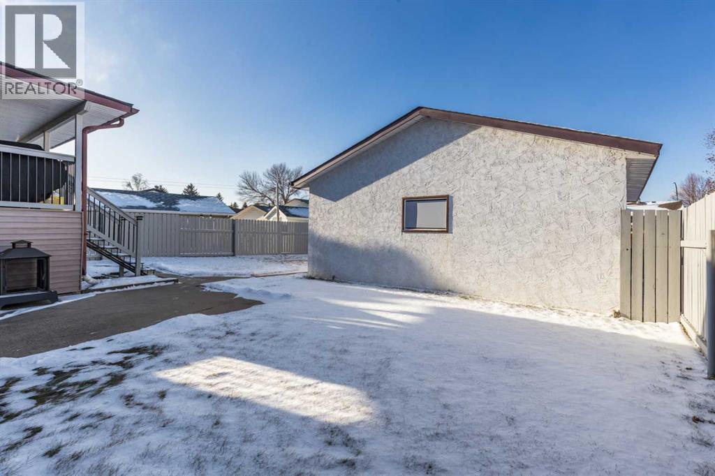 52 Ross Haven Way Se, Medicine Hat, AB - Outdoor