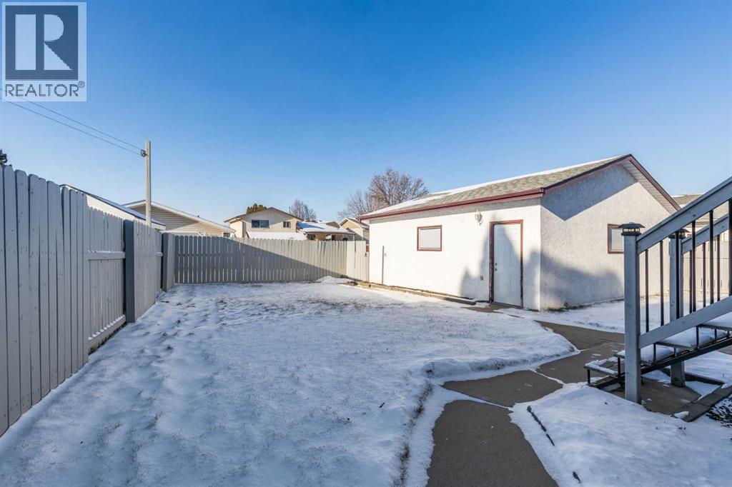 52 Ross Haven Way Se, Medicine Hat, AB - Outdoor