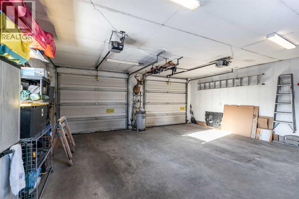 52 Ross Haven Way Se, Medicine Hat, AB - Indoor Photo Showing Garage