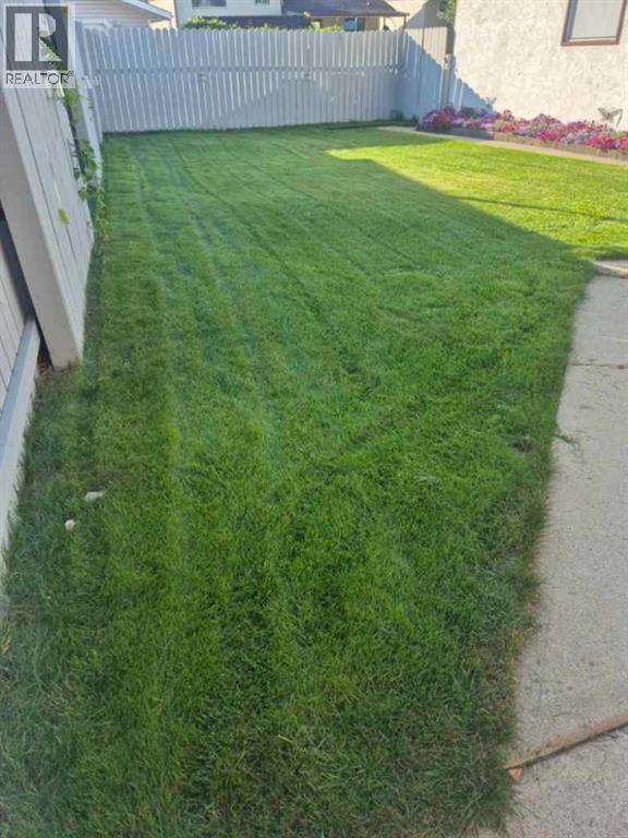 52 Ross Haven Way Se, Medicine Hat, AB - Outdoor