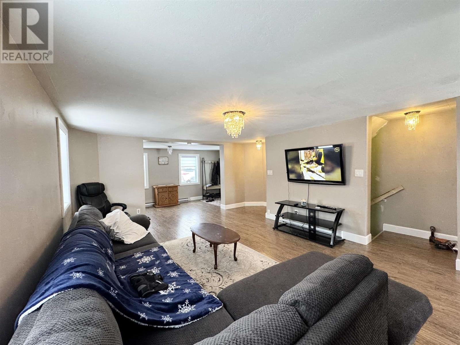 73 Lansdowne St S, Chapleau, ON - Indoor