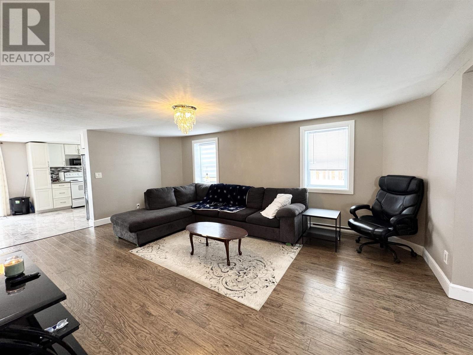 73 Lansdowne St S, Chapleau, ON - Indoor Photo Showing Living Room