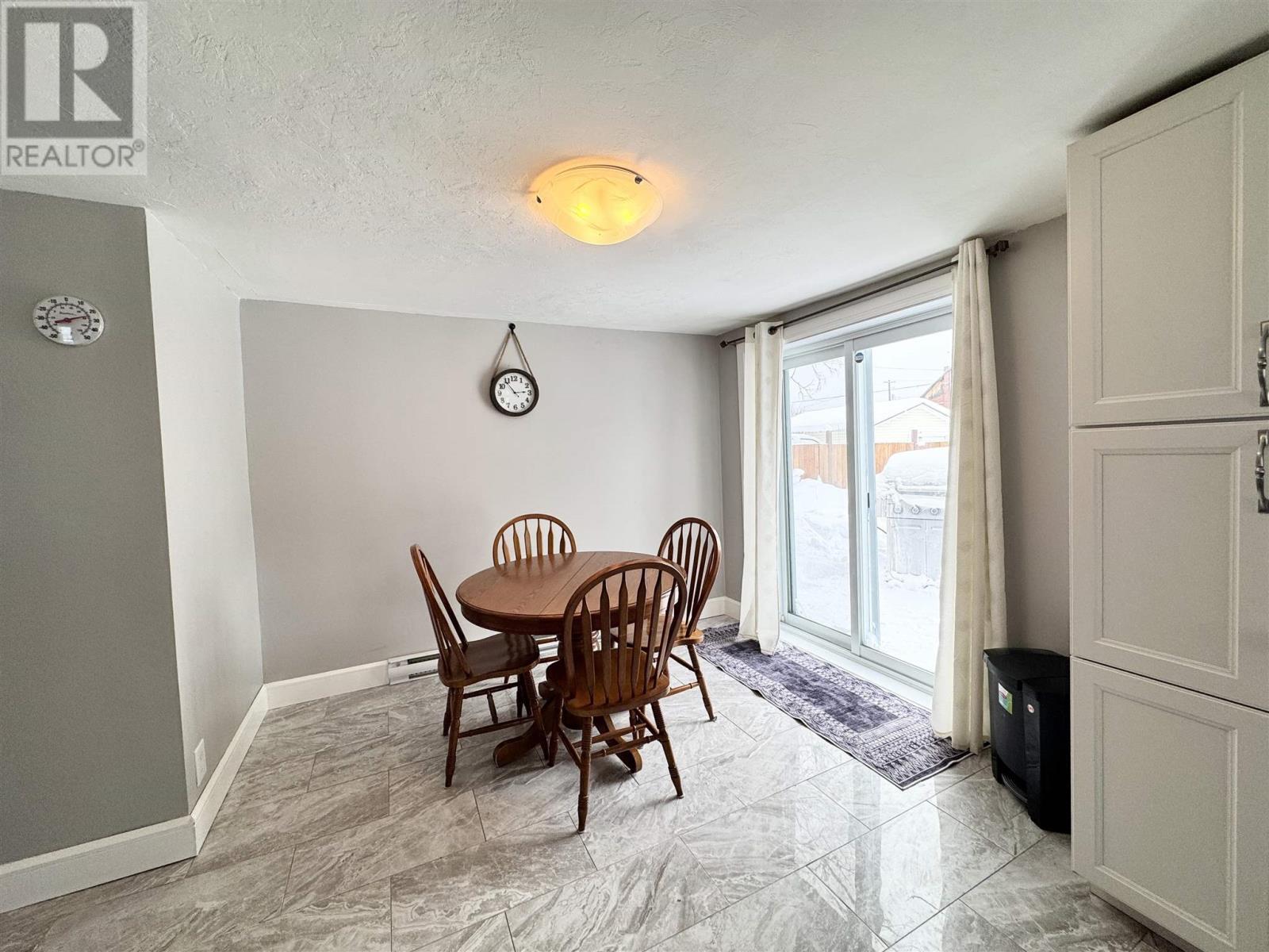 73 Lansdowne St S, Chapleau, ON - Indoor