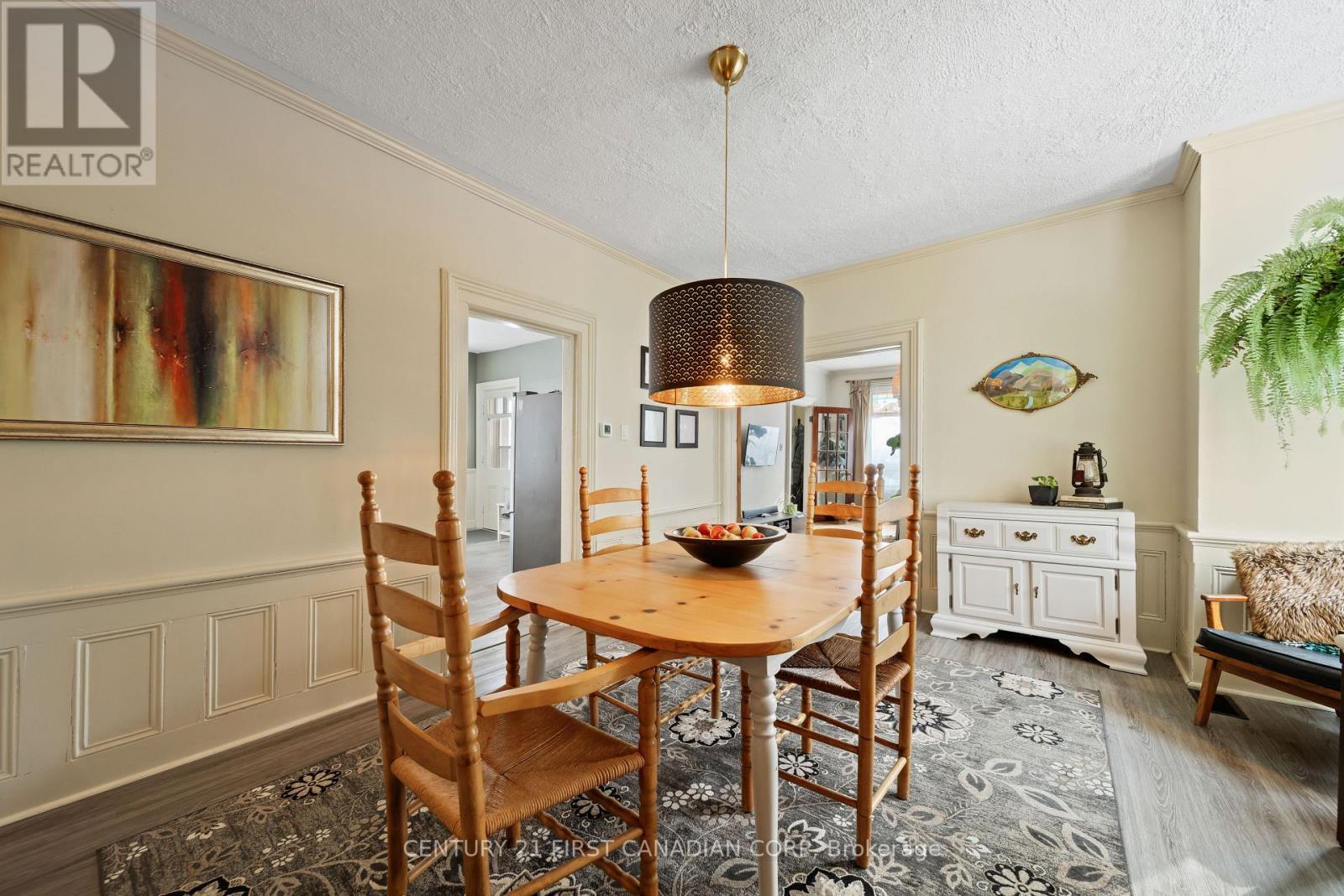 6168 William Street, Lucan Biddulph (Lucan), ON - Indoor Photo Showing Dining Room
