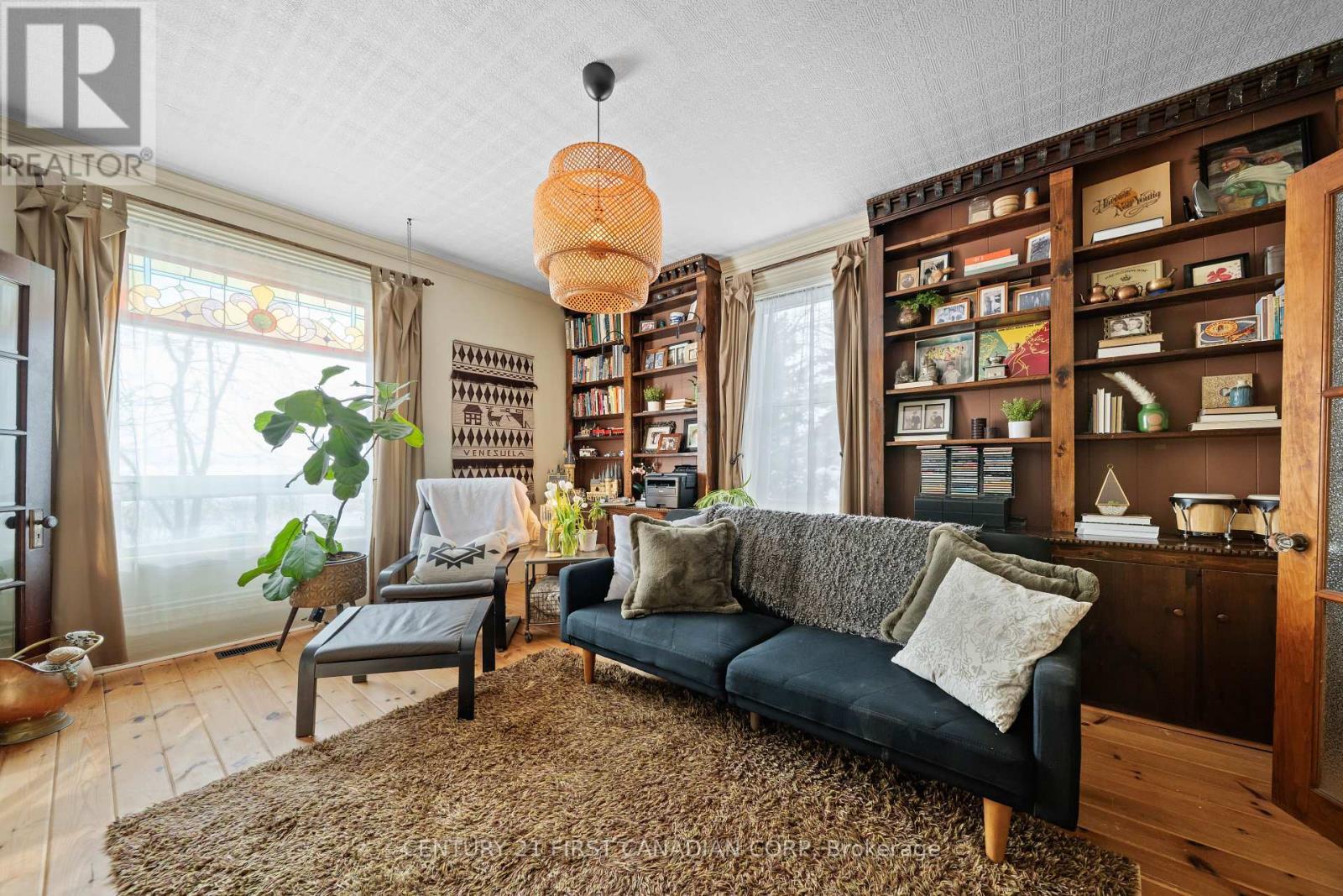 6168 William Street, Lucan Biddulph (Lucan), ON - Indoor