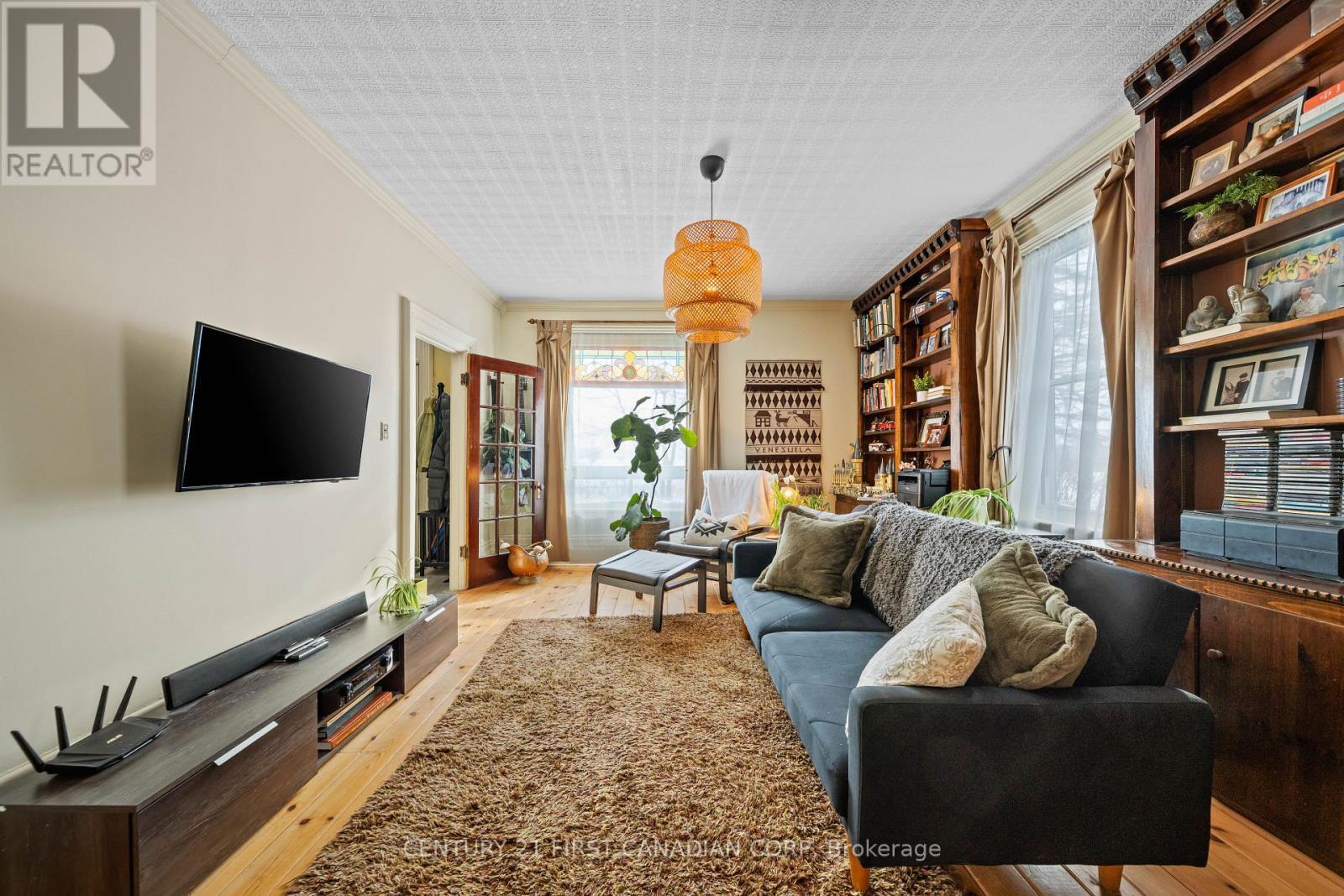 6168 William Street, Lucan Biddulph (Lucan), ON - Indoor Photo Showing Living Room