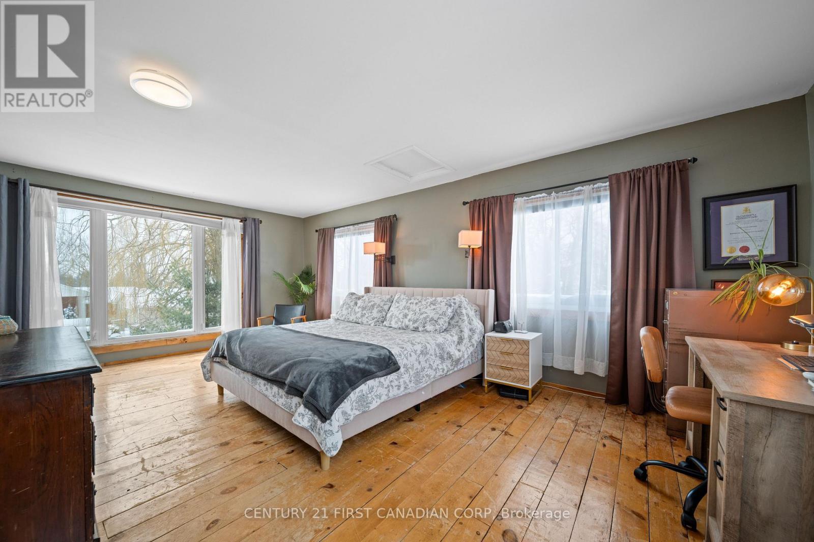 6168 William Street, Lucan Biddulph (Lucan), ON - Indoor Photo Showing Bedroom