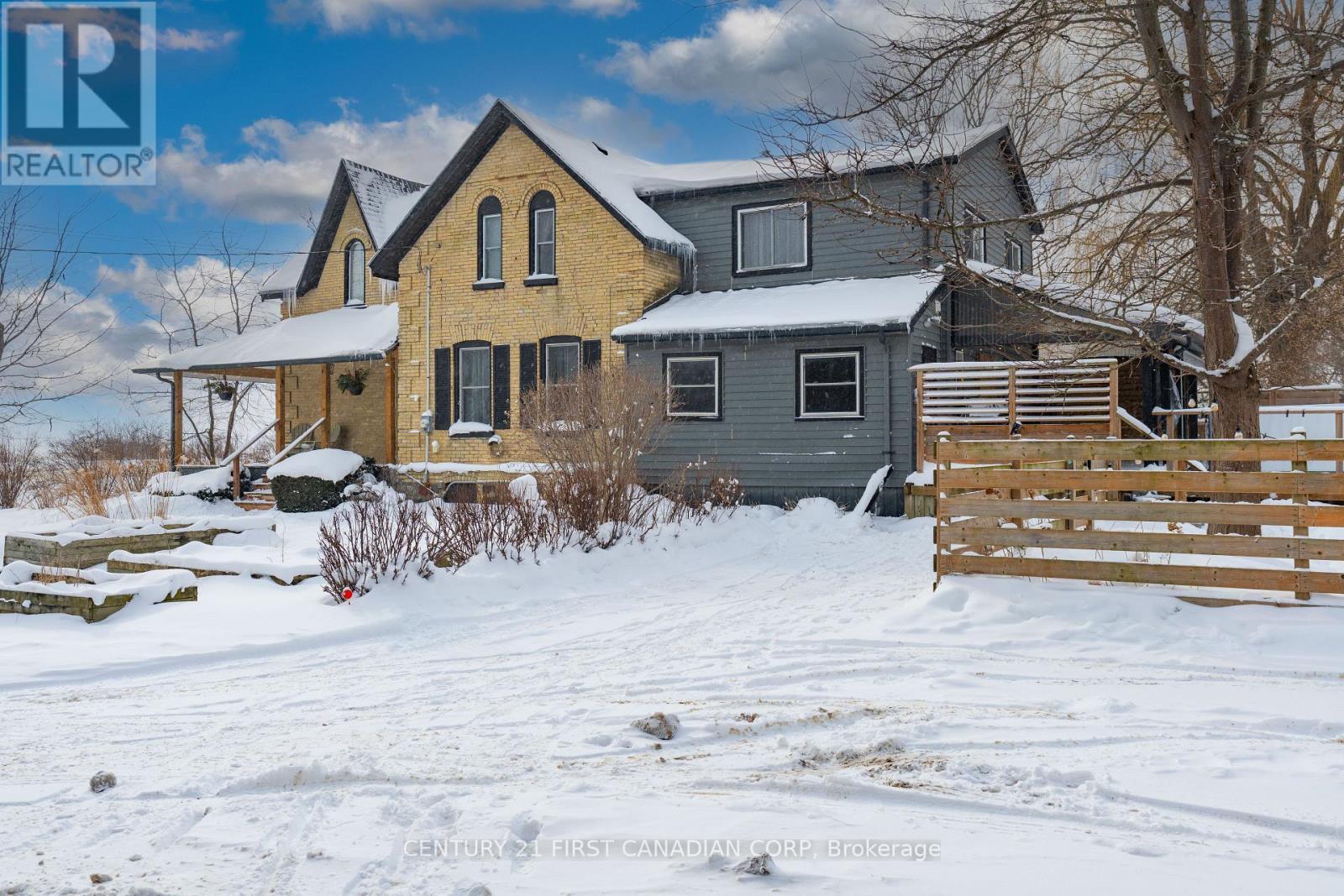 6168 William Street, Lucan Biddulph (Lucan), ON - Outdoor