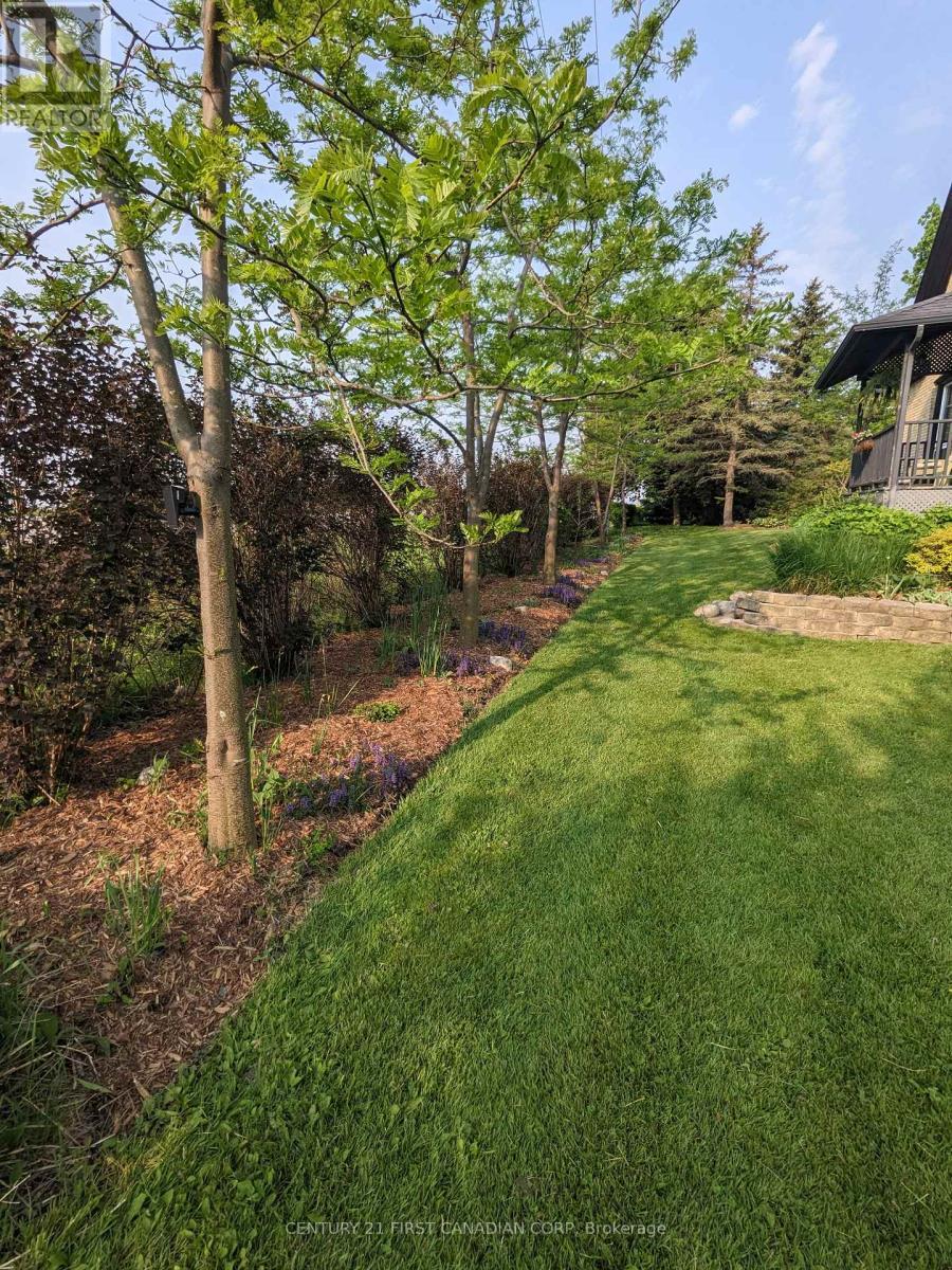 6168 William Street, Lucan Biddulph (Lucan), ON - Outdoor