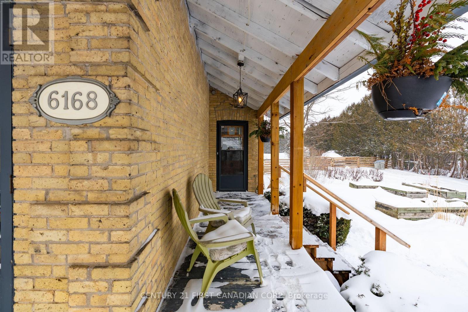 6168 William Street, Lucan Biddulph (Lucan), ON - Outdoor