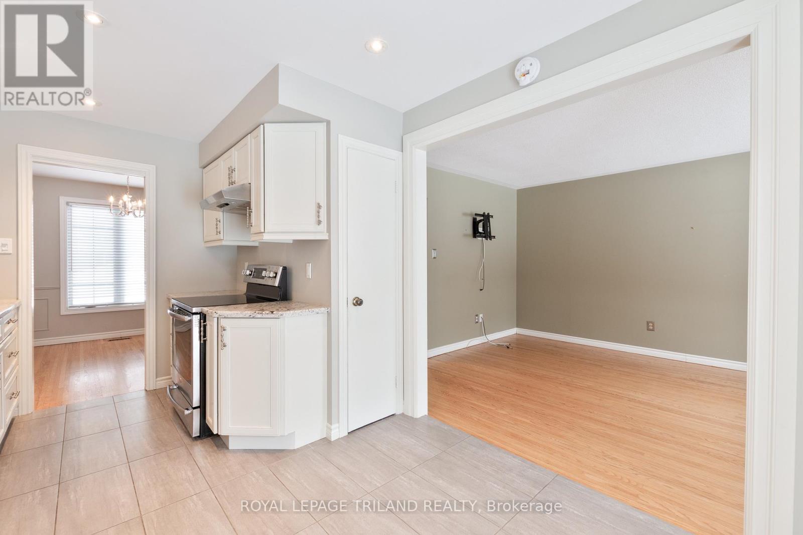 120 Killarney Court, London North (North H), ON - Indoor Photo Showing Kitchen