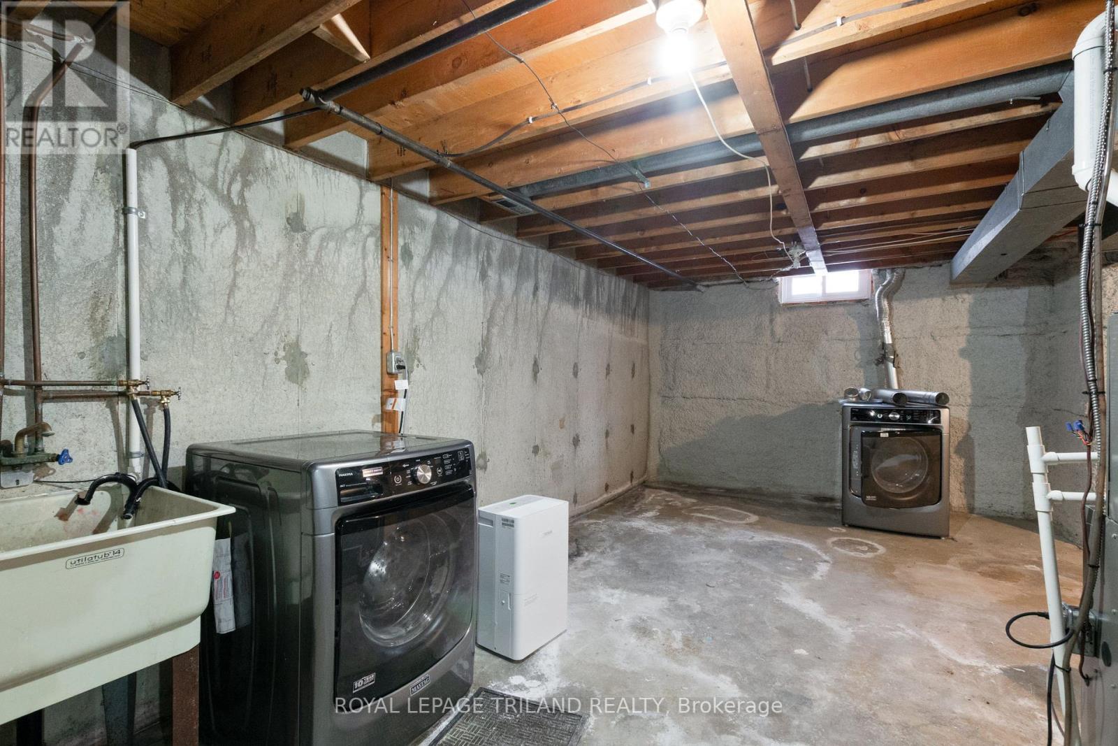 120 Killarney Court, London North (North H), ON - Indoor Photo Showing Laundry Room