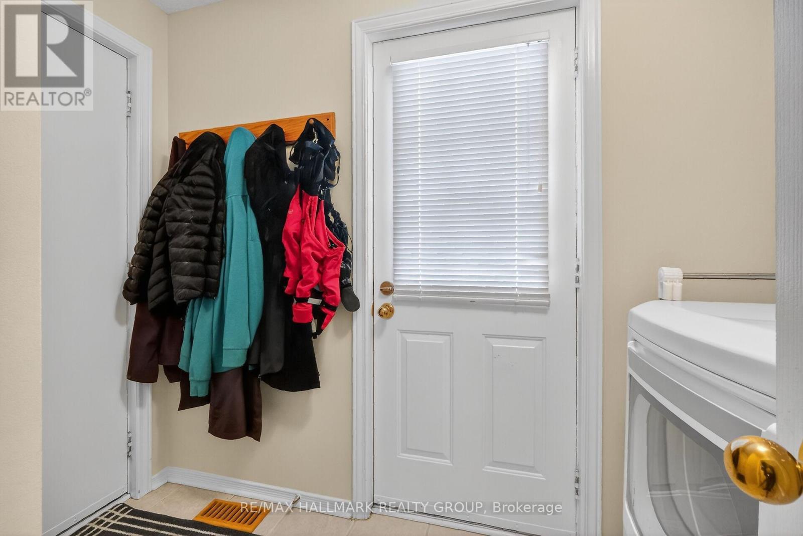 1715 Hunters Run Drive, Ottawa, ON - Indoor Photo Showing Other Room