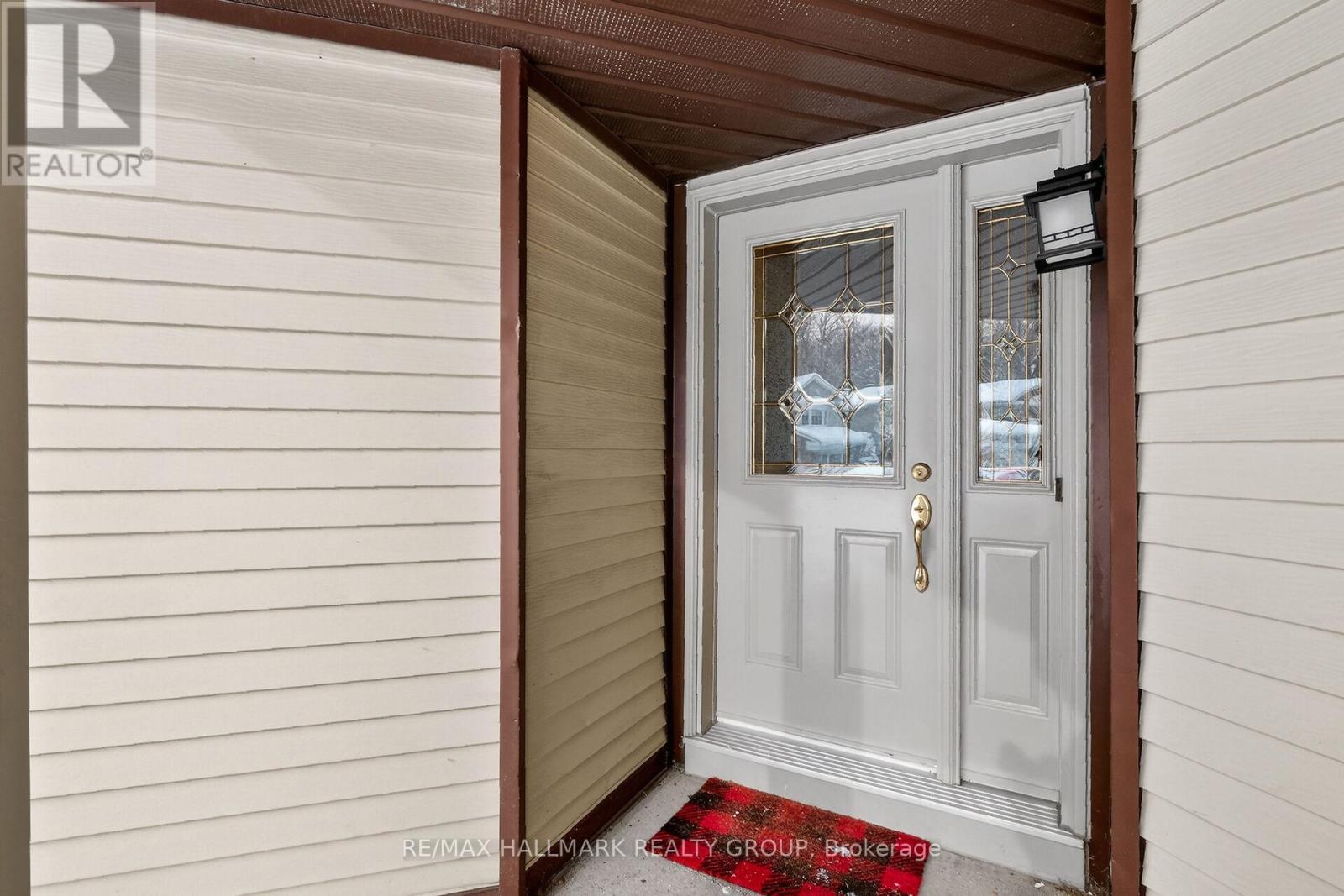 1715 Hunters Run Drive, Ottawa, ON - Outdoor With Exterior