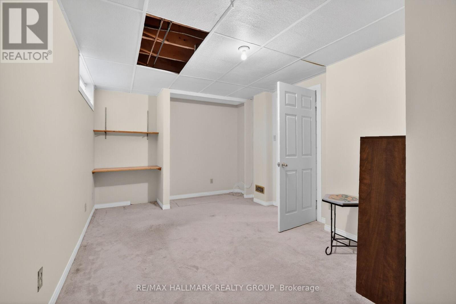 1715 Hunters Run Drive, Ottawa, ON - Indoor Photo Showing Other Room