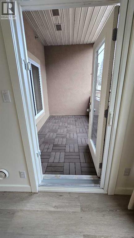 201, 10 Discovery Ridge Close Sw, Calgary, AB - Outdoor With Exterior