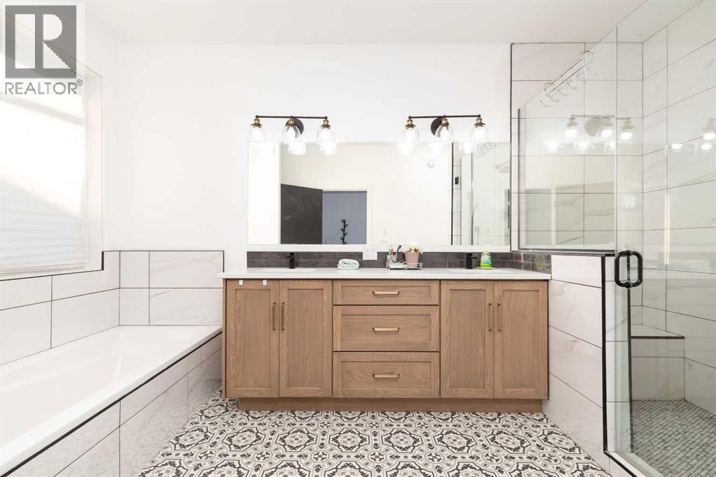 344 Rivergrove Chase W, Lethbridge, AB - Indoor Photo Showing Bathroom