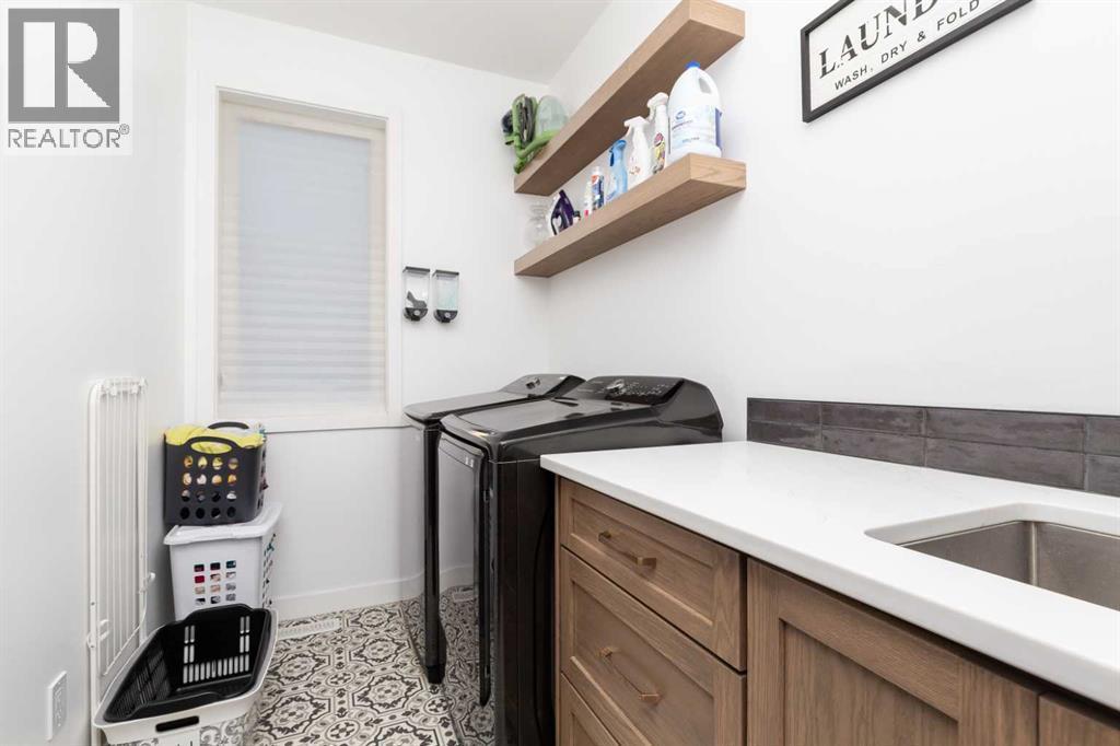 344 Rivergrove Chase W, Lethbridge, AB - Indoor Photo Showing Laundry Room