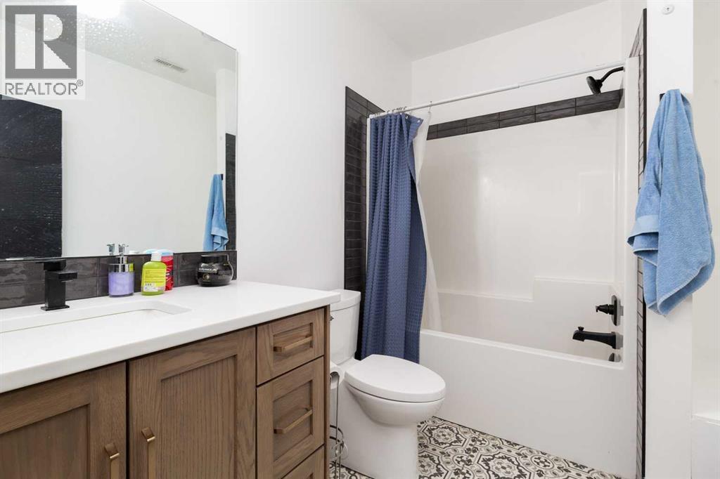 344 Rivergrove Chase W, Lethbridge, AB - Indoor Photo Showing Bathroom