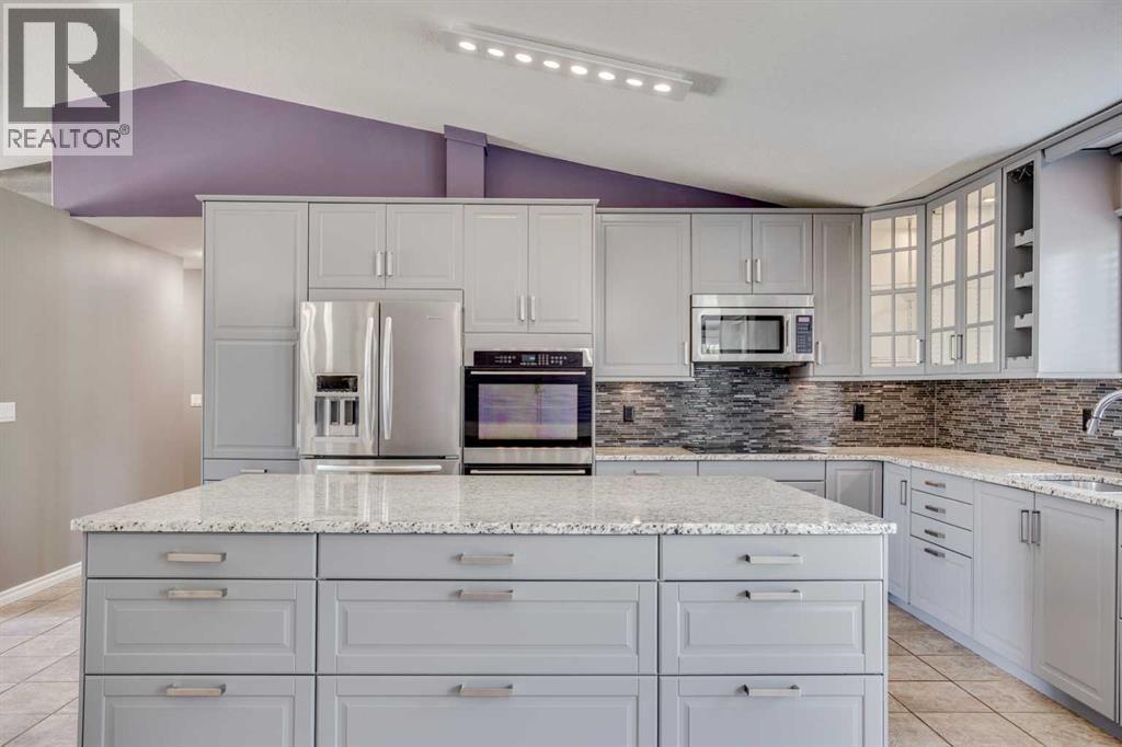 117 Cheecham Court, Anzac, AB - Indoor Photo Showing Kitchen With Upgraded Kitchen