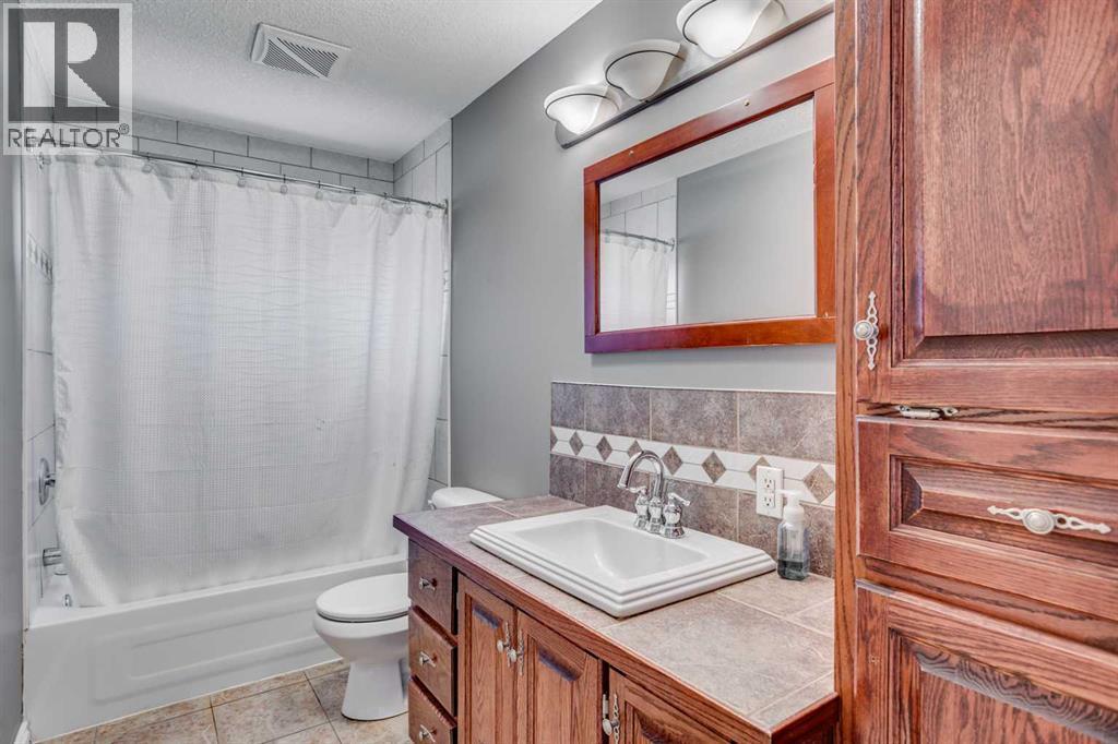 117 Cheecham Court, Anzac, AB - Indoor Photo Showing Bathroom