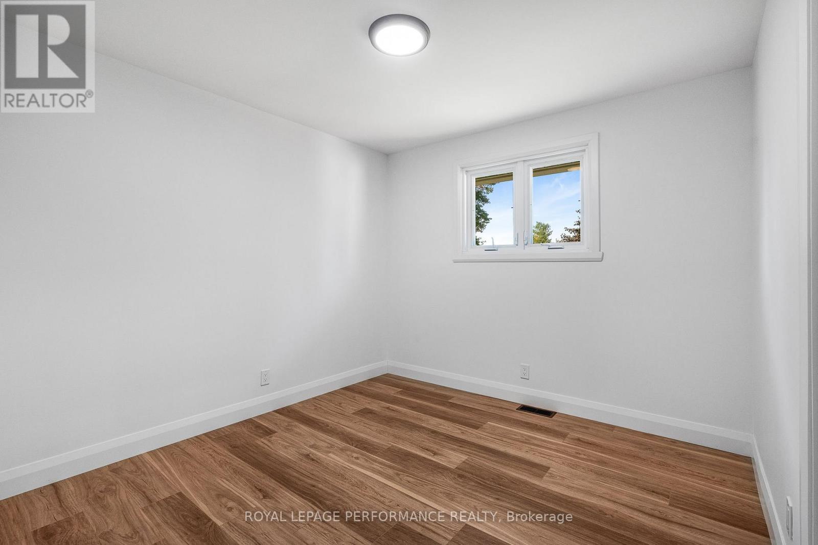 2140 Valley Street, North Stormont, ON - Indoor Photo Showing Other Room