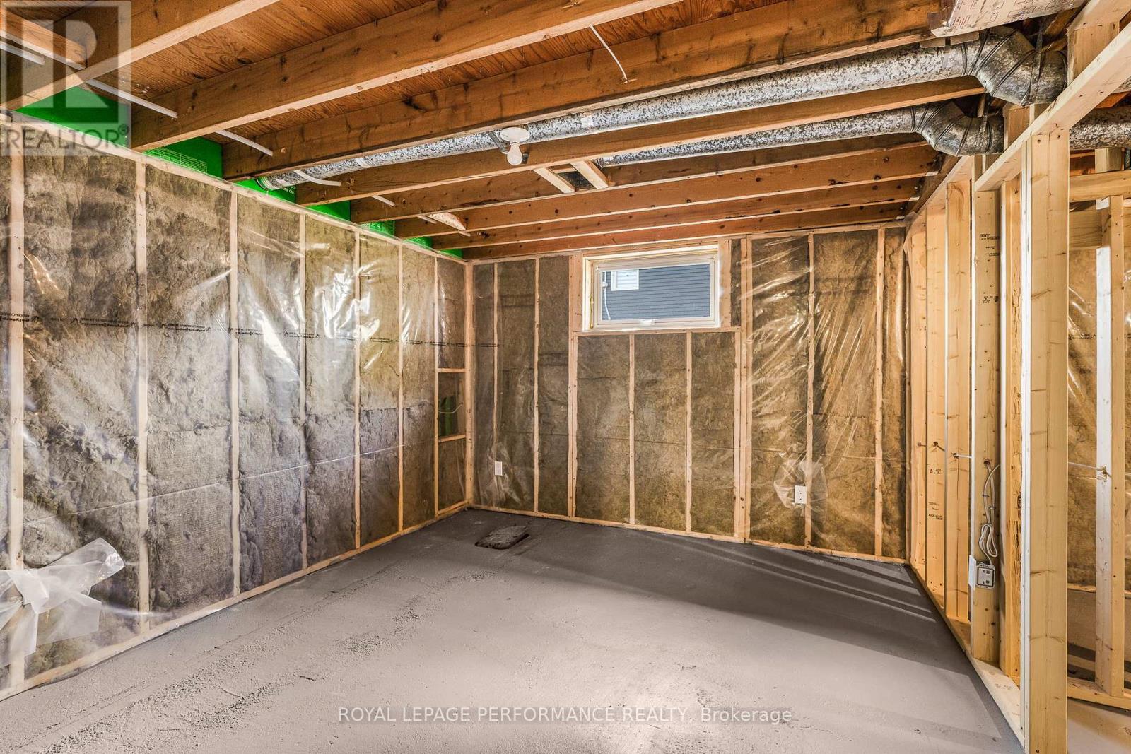 2140 Valley Street, North Stormont, ON - Indoor Photo Showing Basement