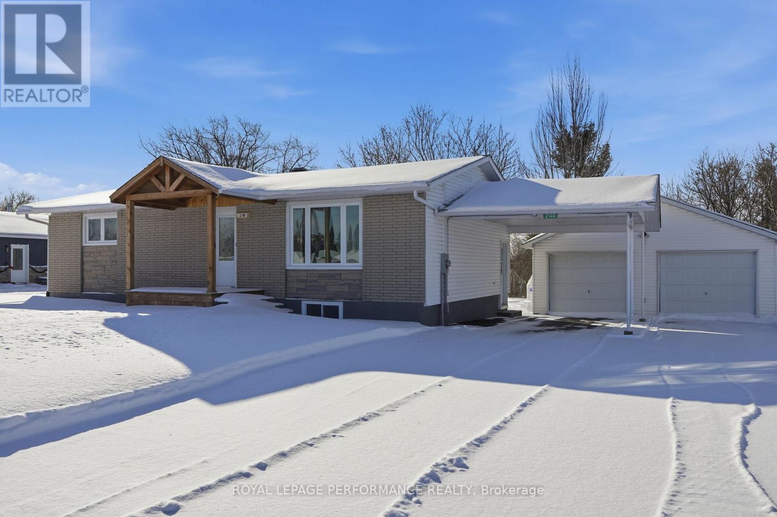 2140 Valley Street, North Stormont, ON - Outdoor With Facade