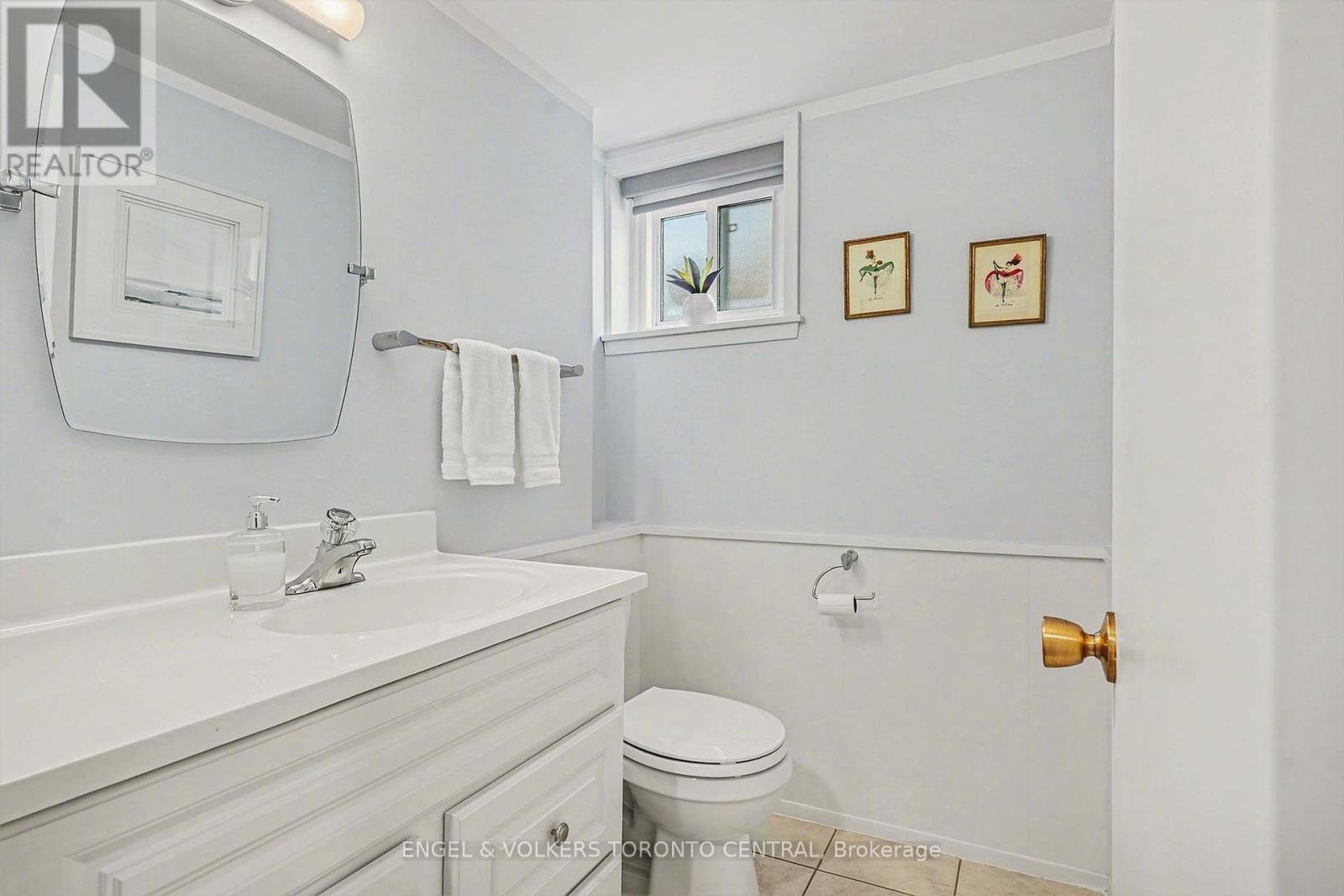 126 Pemberton Avenue, Toronto, ON - Indoor Photo Showing Bathroom