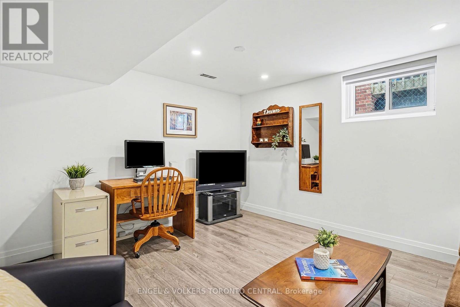 126 Pemberton Avenue, Toronto, ON - Indoor