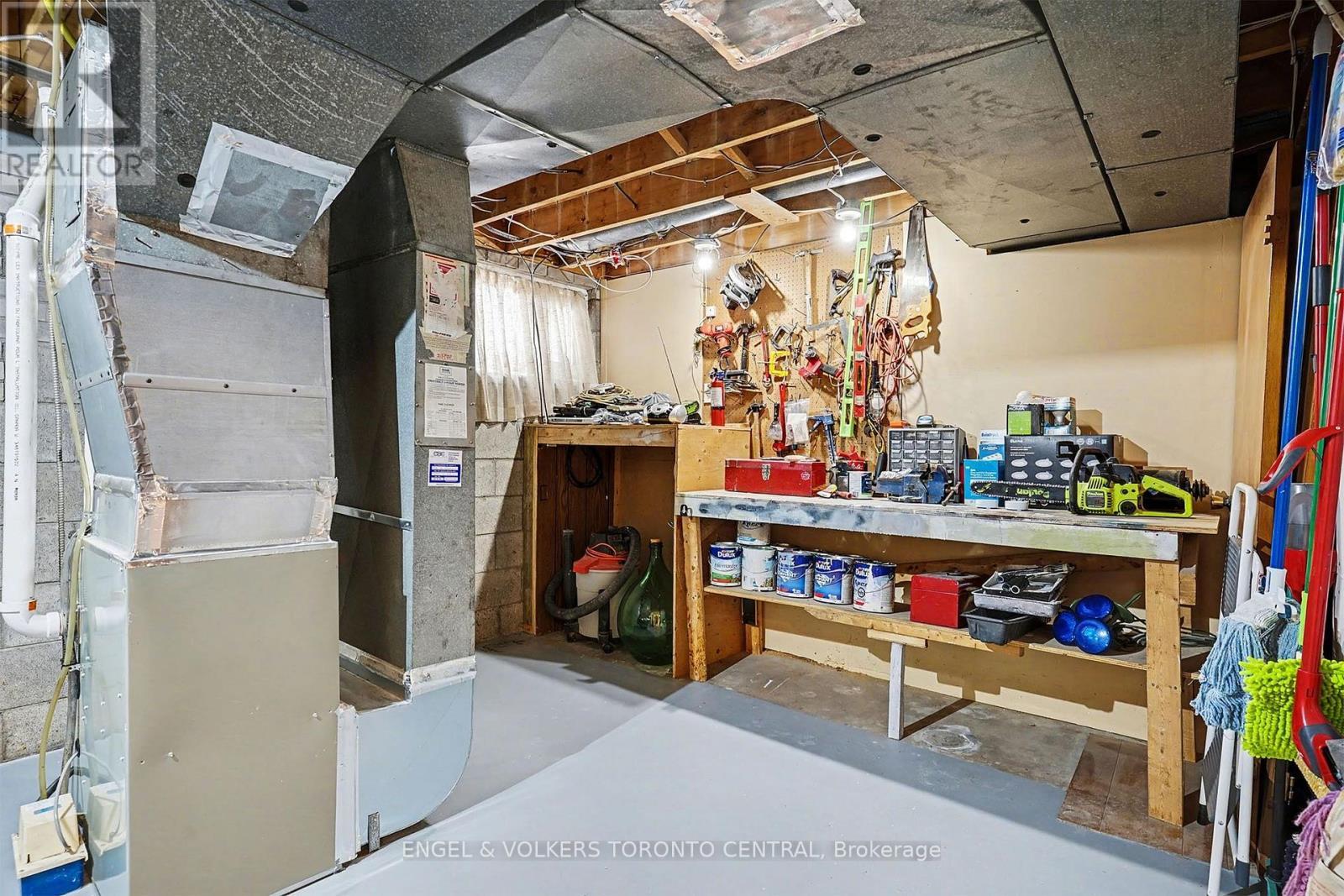 126 Pemberton Avenue, Toronto, ON - Indoor