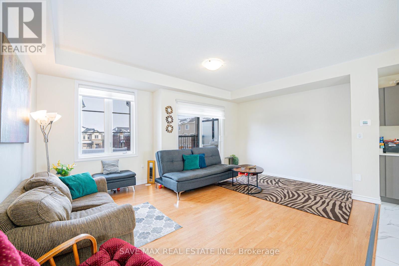 2101 Prestonvale Road, Clarington, ON - Indoor Photo Showing Living Room