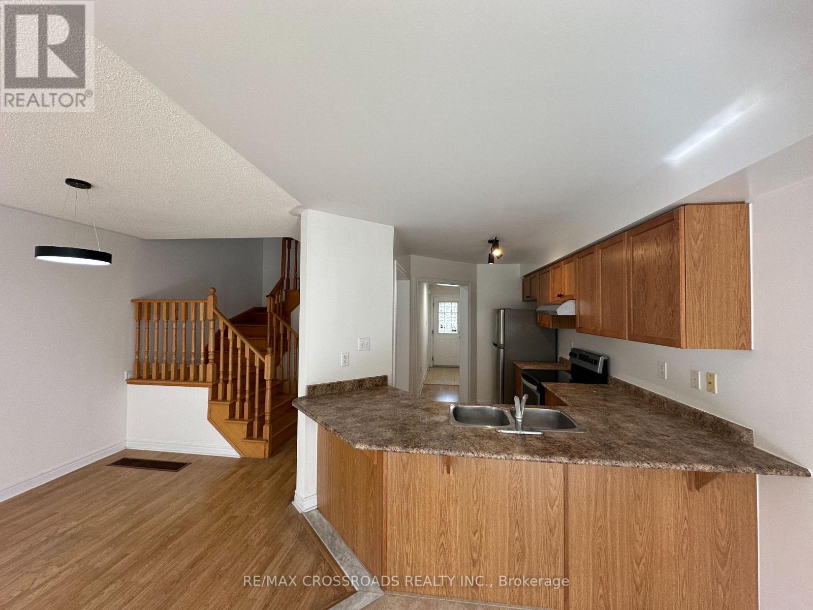 63 Heritage Hollow Esta Street, Richmond Hill, ON - Indoor Photo Showing Kitchen With Double Sink