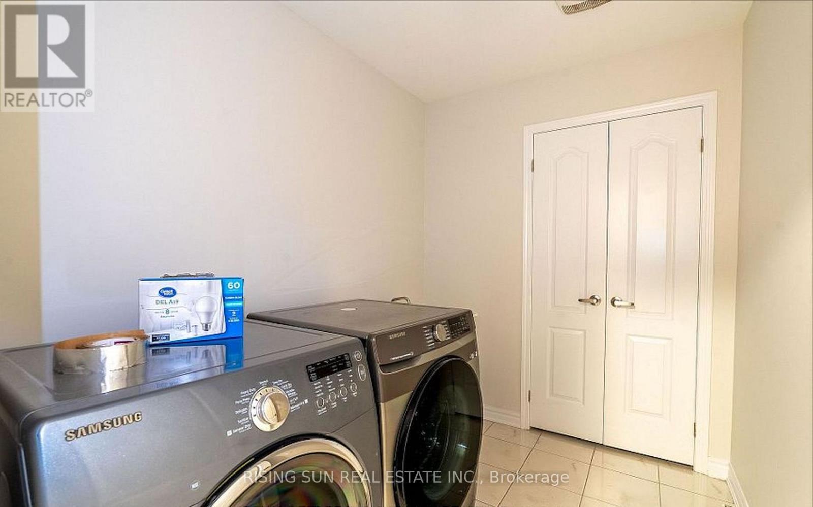 24 Herrick Drive, Brampton, ON - Indoor Photo Showing Laundry Room