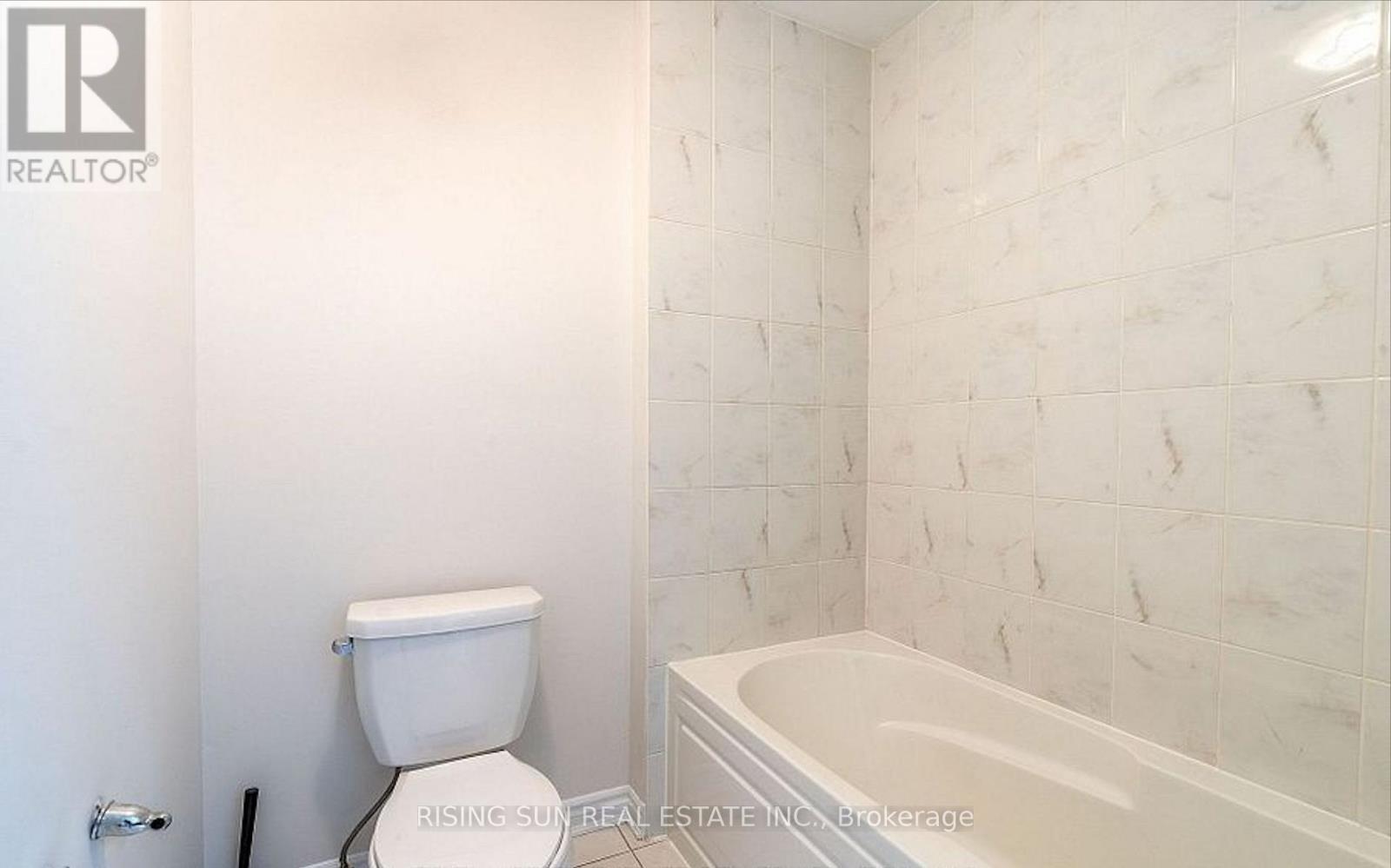 24 Herrick Drive, Brampton, ON - Indoor Photo Showing Bathroom