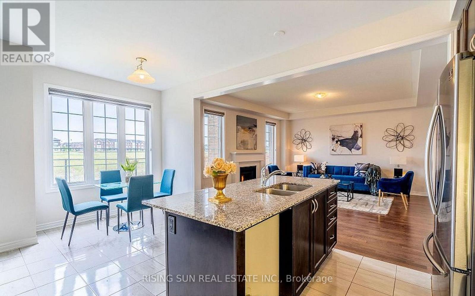 24 Herrick Drive, Brampton, ON - Indoor Photo Showing Kitchen With Double Sink With Upgraded Kitchen