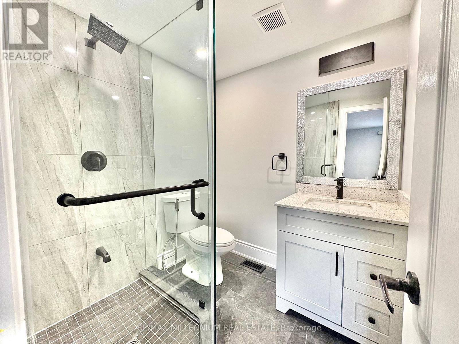 28 Hendricks Crescent, Brampton, ON - Indoor Photo Showing Bathroom