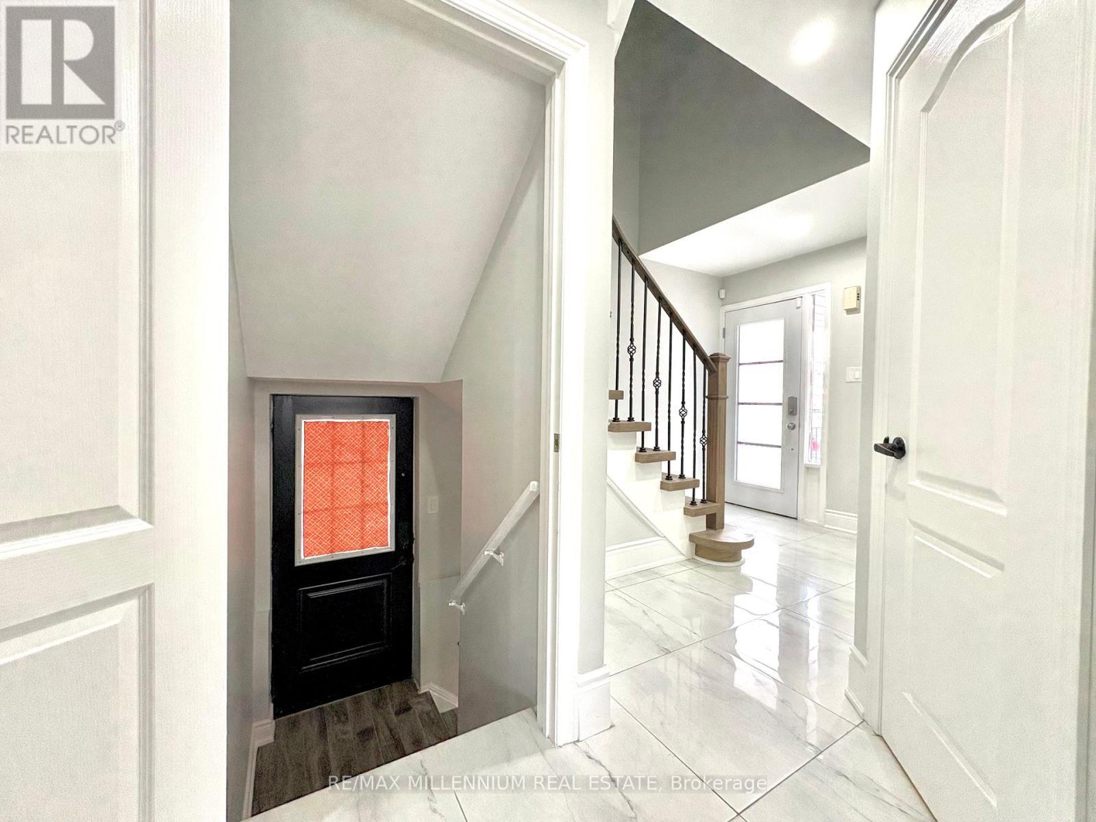 28 Hendricks Crescent, Brampton, ON - Indoor Photo Showing Other Room