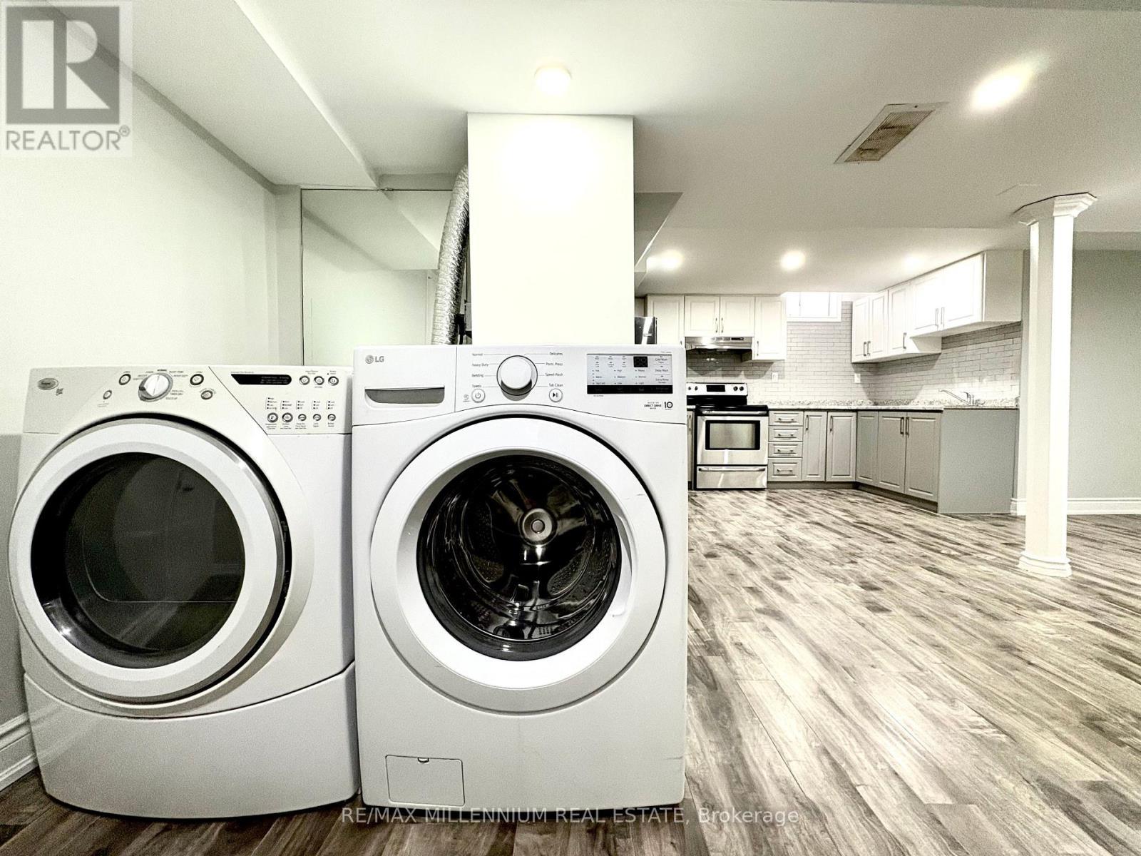28 Hendricks Crescent, Brampton, ON - Indoor Photo Showing Laundry Room
