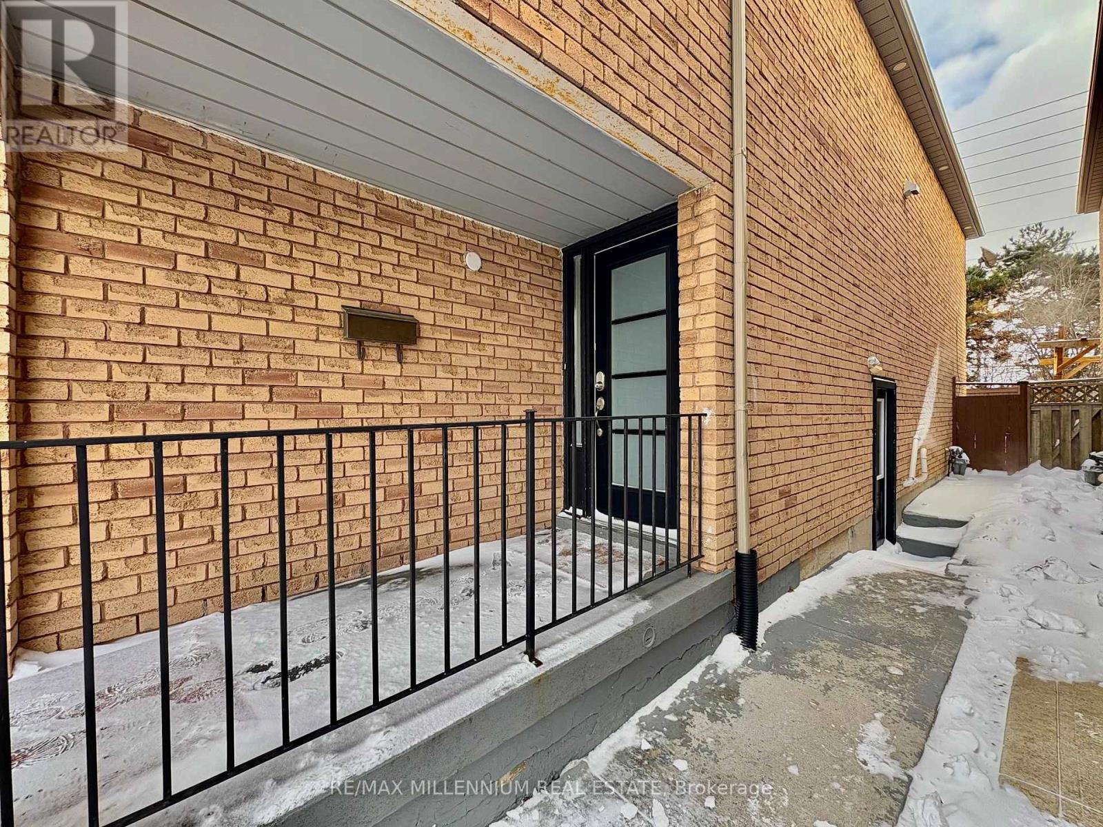 28 Hendricks Crescent, Brampton, ON - Outdoor With Exterior