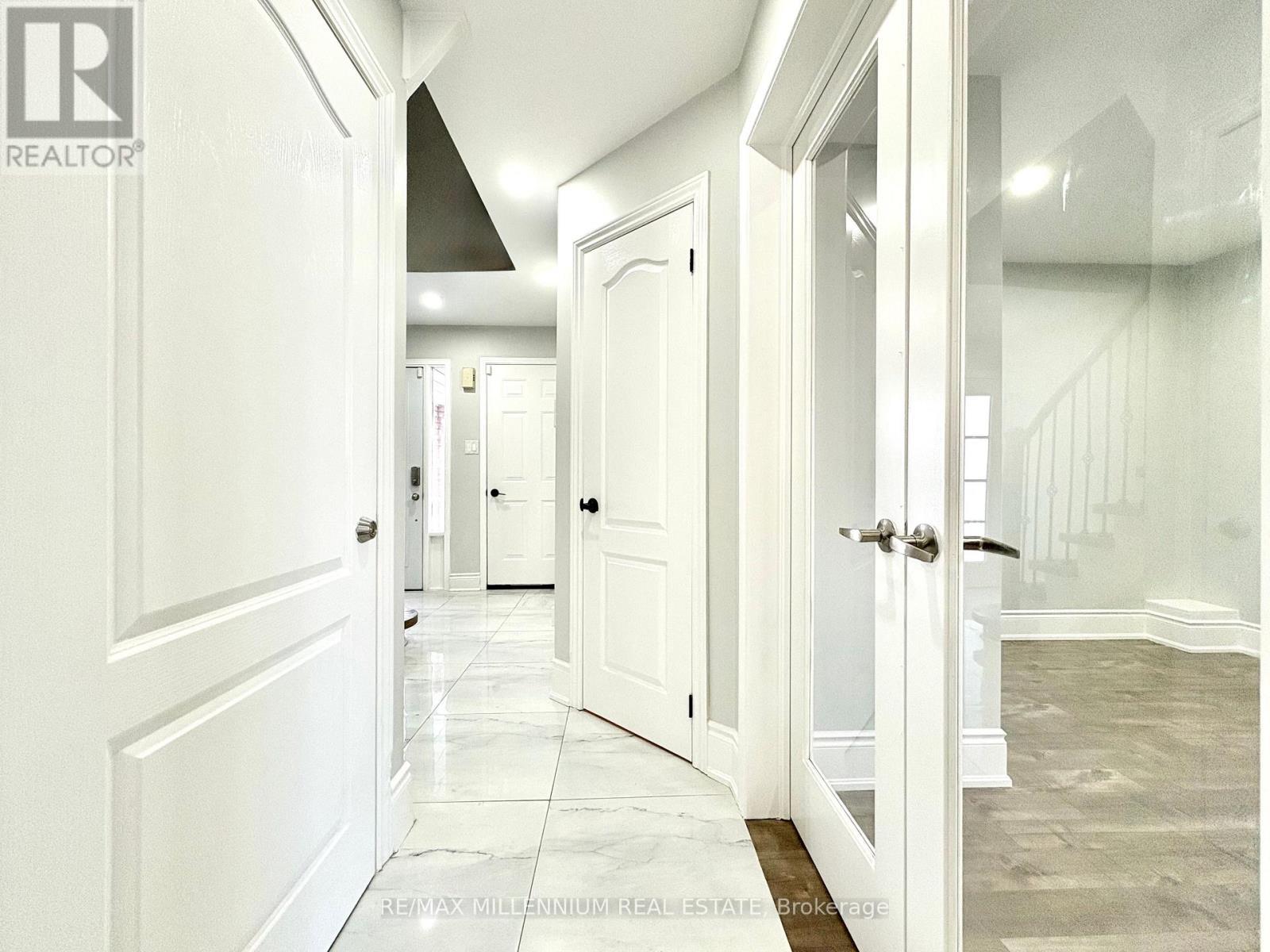 28 Hendricks Crescent, Brampton, ON - Indoor Photo Showing Other Room