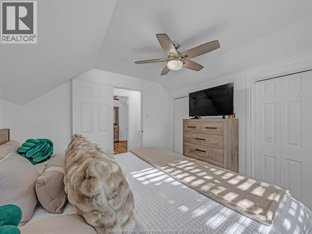 1596 Olive Road, Windsor, ON - Indoor Photo Showing Bedroom