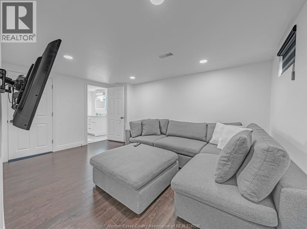 1596 Olive Road, Windsor, ON - Indoor